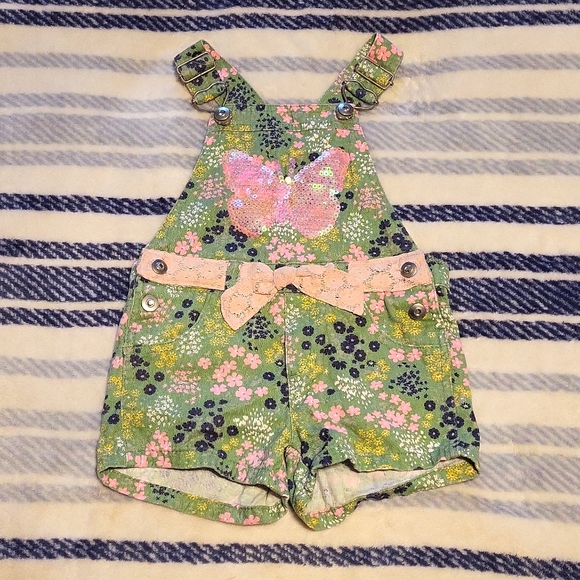 Kensie Girl Other - Green floral short bibs with sequin butterfly and pink lace belt details.